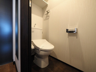 【トイレ】 | プレジオ塚本ASIAN | 落ち着いた色調のトイレです
