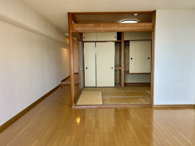 プラザ伊豆山の居間・リビング