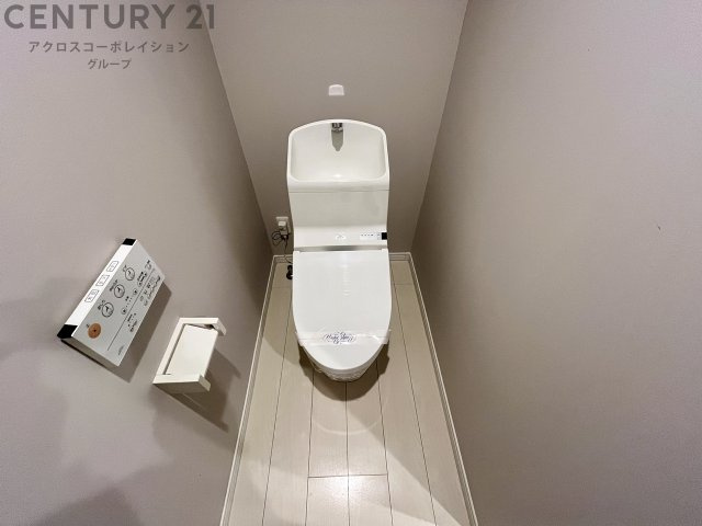温水洗浄便座付きのトイレです♪