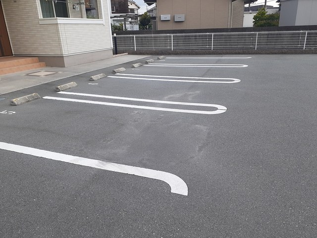 ピアチェーヴォレⅠの駐車場