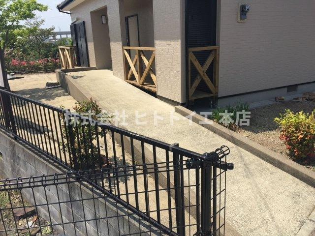 ヴィレッジ野町のエントランス|バリアフリーに対応したスロープです