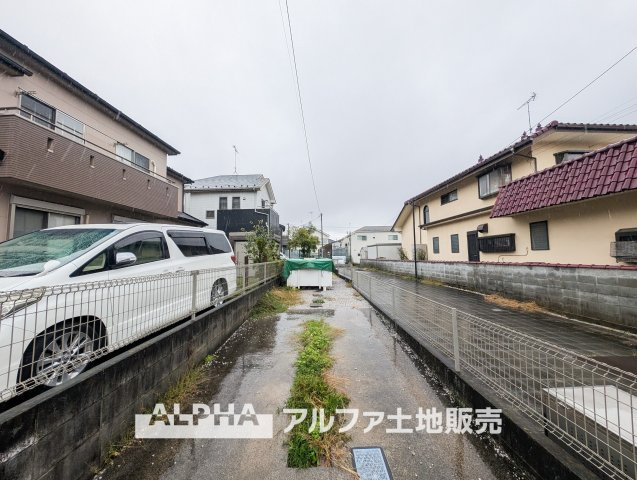 あきる野市草花の中古一戸建の外観|【Family Residence】◆木造2階建ての住まい◆建物面積93.77平米、4LDKの間取り。家族の暮らしを考えた居住空間が広がります。