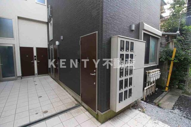 【エントランス】 | サークルハウス田園調布壱番館 | 落ち着いたエントランスです