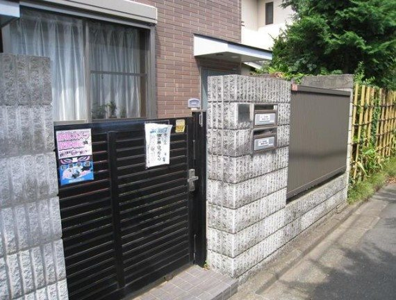シャン・ド・フルールの玄関