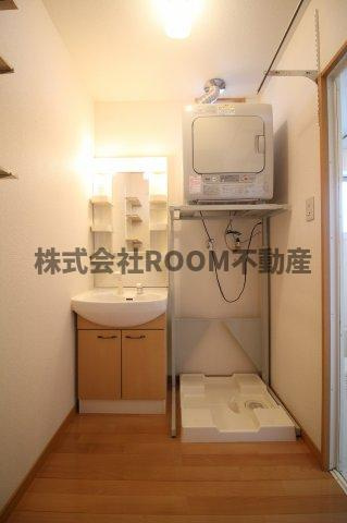 都城市郡元町のアパートの洗面所|脱衣スペースもあります