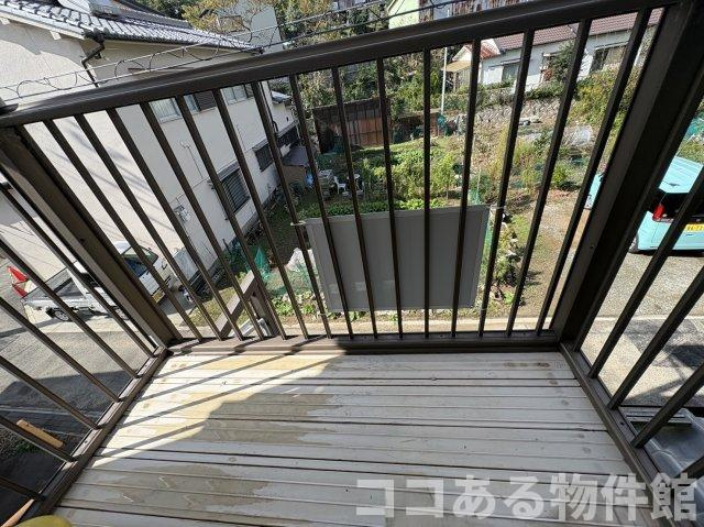 下畑町貸家のバルコニー