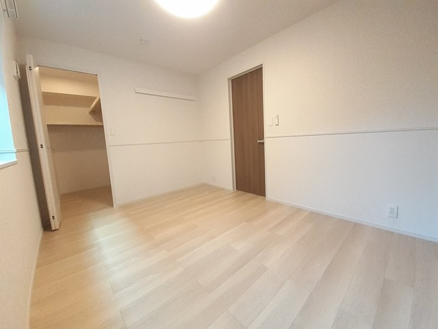 レーヴの洋室