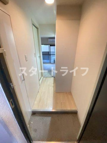 大阪市東淀川区相川２丁目の賃貸マンションの玄関
