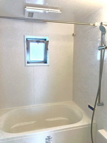 アルファスマート西和田の浴室|マンションでは珍しい、浴室に窓が有りますので、通気も良いです。2026年10月撮影