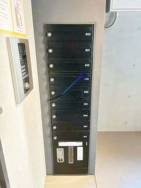ＲＥＩＺ浅草のその他共用部分|宅配ボックスと集合ポストです。