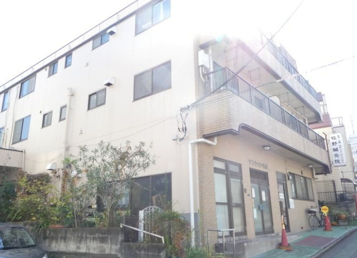 マンション牧野の外観