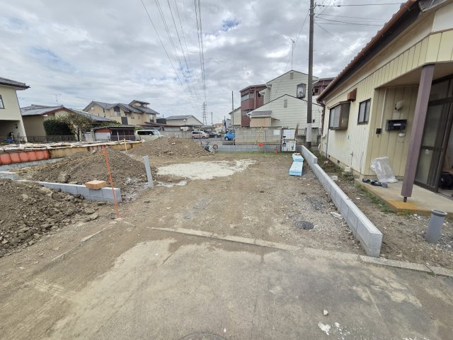 新築　太田市由良町第6　5号棟　Cradle Gardenの駐車場|現地写真　駐車は建物南側に並列2台可能です！
