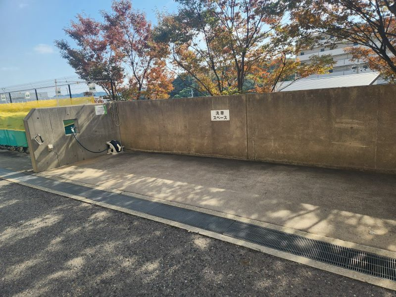 パルメーラ垂水ヒルズのその他共用部分|敷地内に共有の洗車スペースがあります。