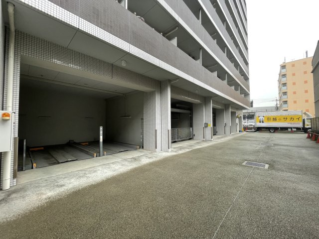 グルーヴ武庫川の駐車場