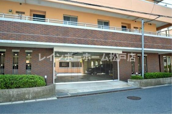 メイクスＥ棟【仲介手数料：50％OFF】対象物件！の駐車場|カースペースがあります
