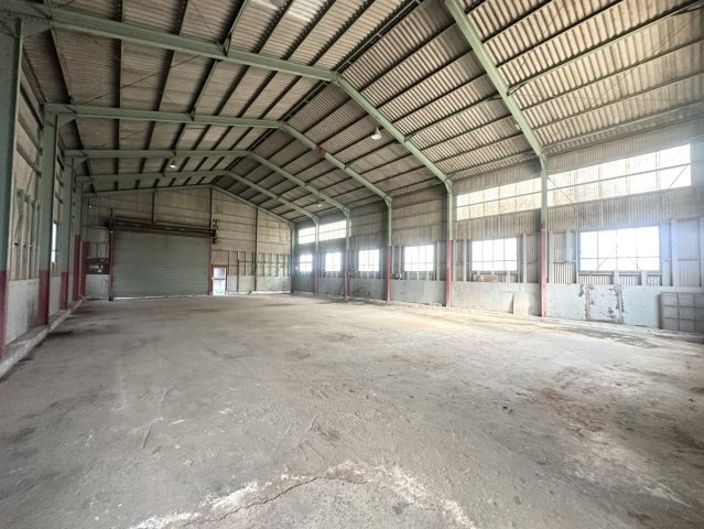 川越町豊田　工場の駐車場