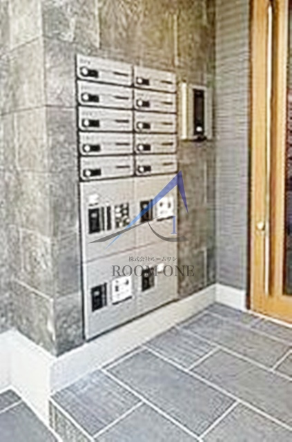 リーヴェル新小岩プレミオのその他共用部分|集合ポストと宅配ボックスです。