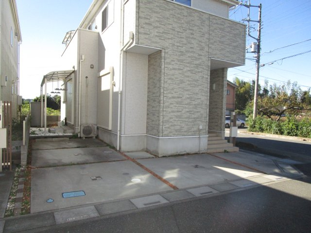 桶川市上日出谷　中古戸建の駐車場