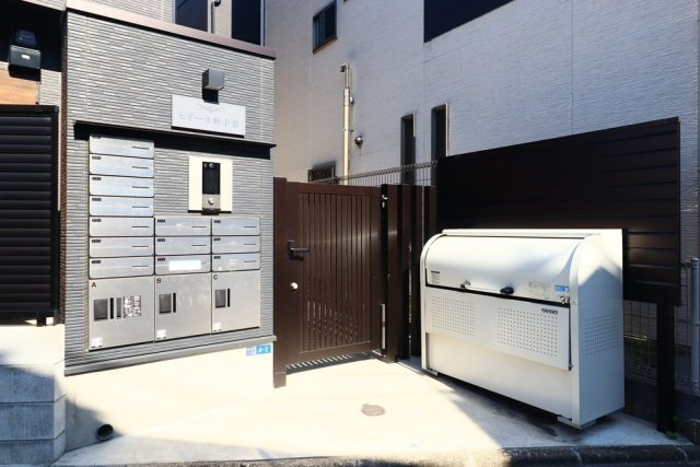 ピオーネ新小岩のエントランス|エントランスです