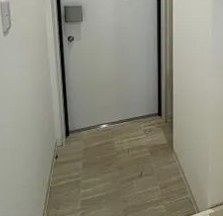 アクシーズ浦和東岸町の玄関