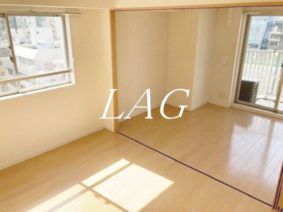 【居間・リビング】 | クローバーコート黒門町 | 洋室のお部屋です。