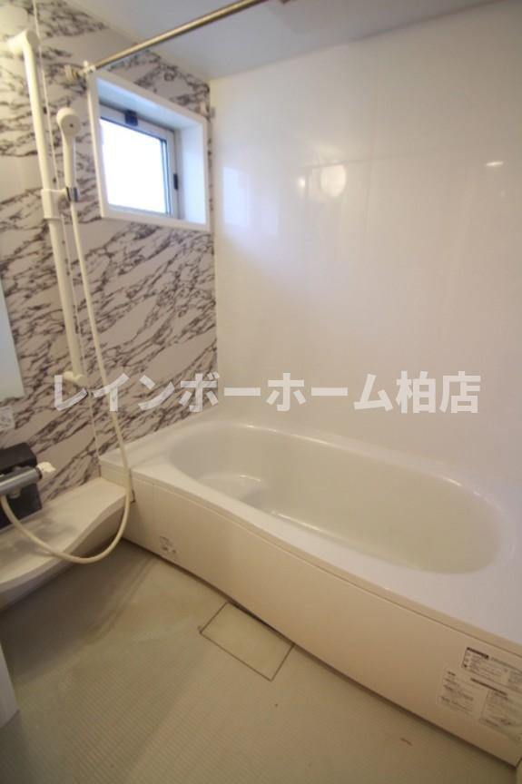 仲介手数料（賃料の1.10ヵ月）の50％OFF対象物件！の浴室|ゆったり過ごせるお風呂です