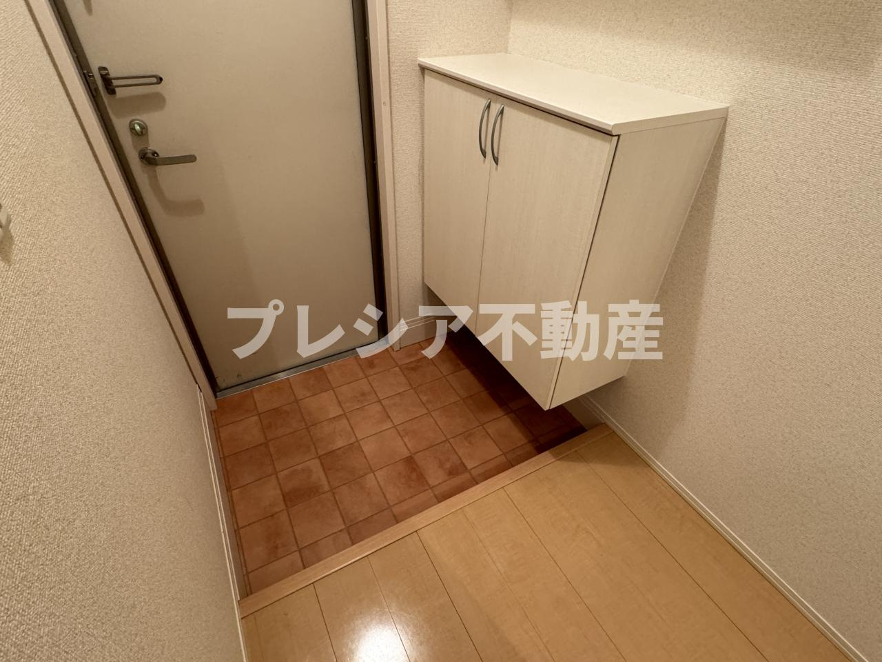 ルノン瓦林の玄関