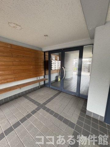 マリンハイム塩屋のエントランス