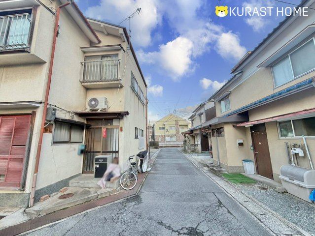 京都市南区久世中久世町2丁目　中古戸建の前面道路含む現地写真
