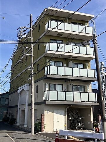 PLACE.DE.La.pierreの外観