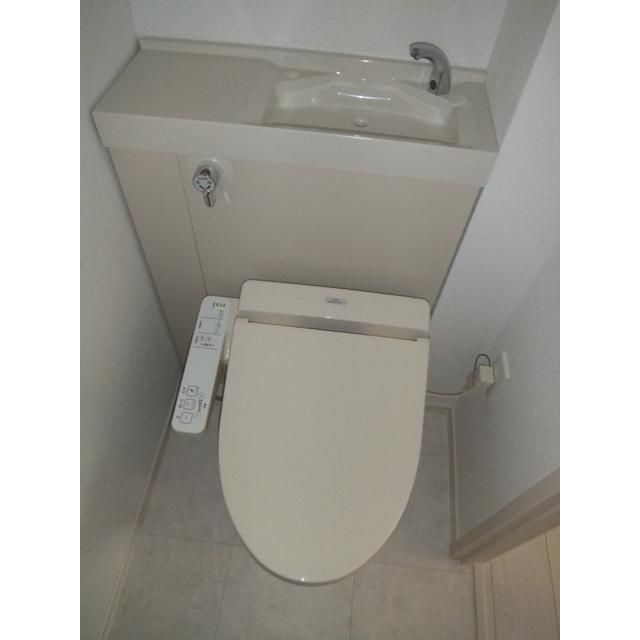 Ｇｅｌａｎｄｅ　ｄｒｅｉのトイレ