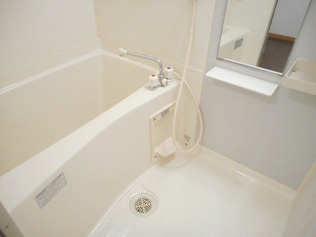 ノースハイツ藤の浴室|コンパクトで使いやすいお風呂です