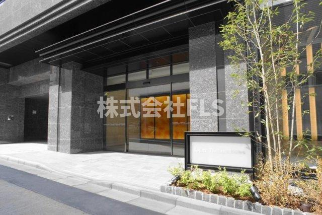 新宿区新宿１丁目の賃貸マンションのエントランス