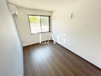 【居間・リビング】 | Ａｍｂｉｔｉｏｎ岩槻 | 洋室のお部屋です。