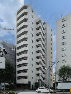 【外観】 | HF西新宿レジデンスEAST | 鉄筋コンクリート造のがっちりとした建物。