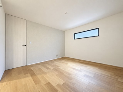 【洋室】 | ◆港北区高田東4丁目　新築戸建◆ | ◆柔らかい陽光が差し込む明るいお部屋を演出する設計。彩光の取れる窓が気持ちの良いお部屋を創り上げます。