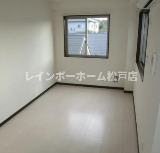 CREW HOUSE 東松戸特典：【仲介手数料：50％OFF】対象物件！の内装|きれいな内装です