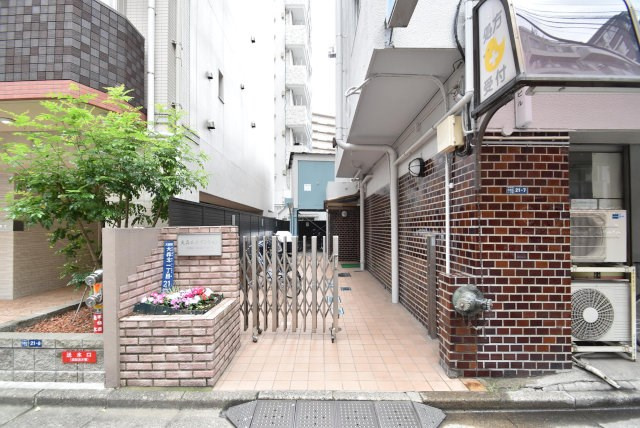 【エントランス】 | 大森三井マンション | マンションの「顔」ともいうべきエントランス部分です。～即日のご見学可能～　お問合せはお気軽に。