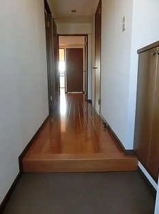 鴻巣ＫＹマンションの玄関