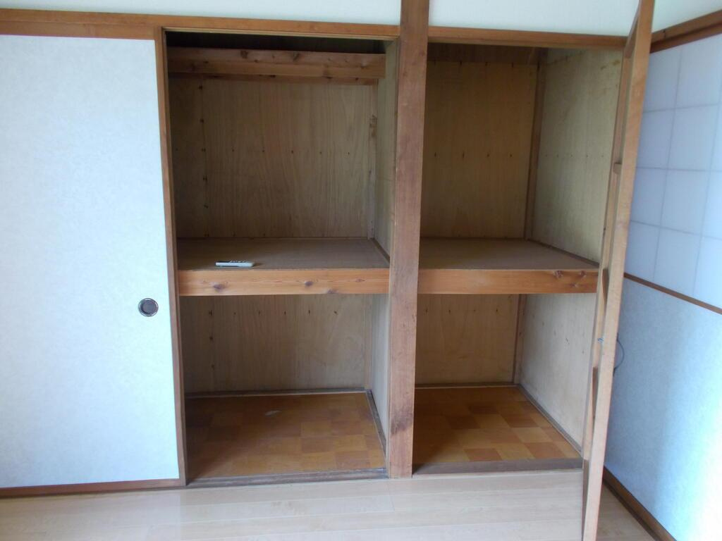 向陽荘（3軒長屋）の収納