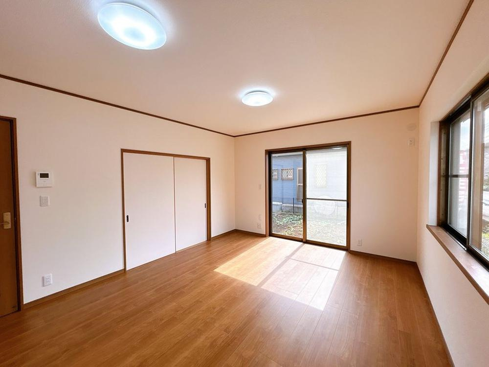 小山市雨ケ谷新田　中古戸建　敷地46.43坪の居間・リビング