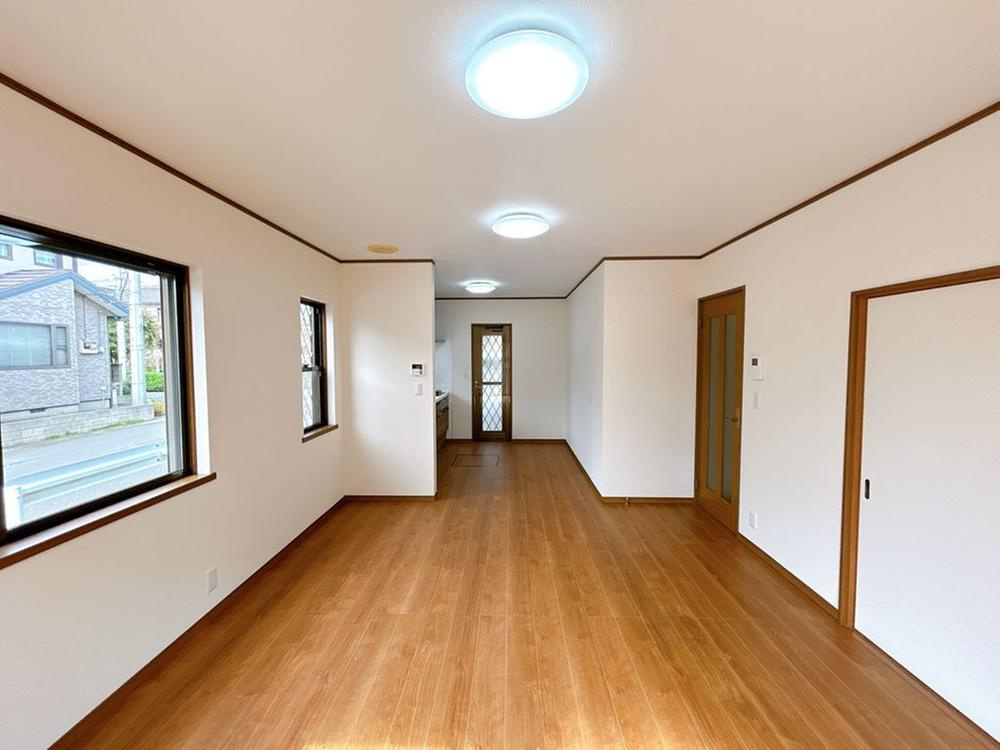小山市雨ケ谷新田　中古戸建　敷地46.43坪の居間・リビング