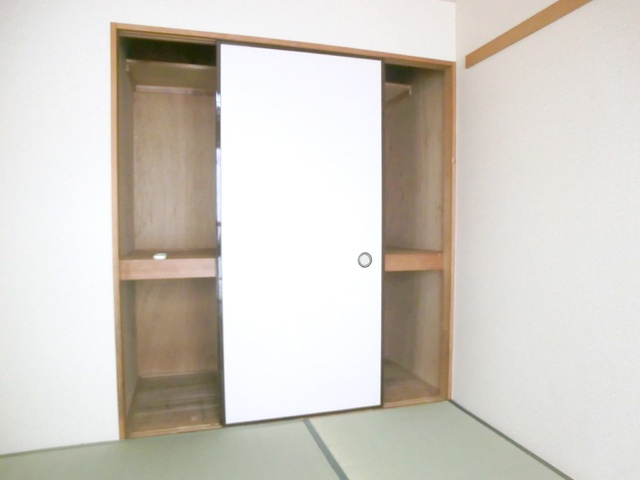 パークサイドハイツの収納|布団も収納出来て便利な押入れ完備です(＾◇＾)