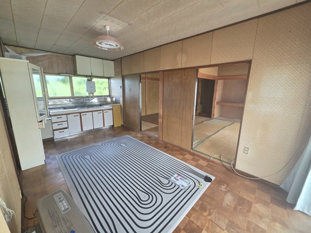 潟上市天王二田　中古のキッチン