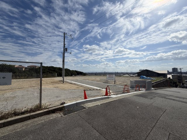 【ヴィレッタの杜】愛宕山Ｇ第１期・第２期の前面道路含む現地写真|先の公道および位置指定道路です
