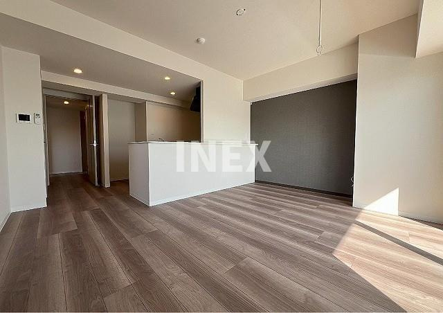 横浜市南区新川町５丁目の賃貸マンションの居間・リビング