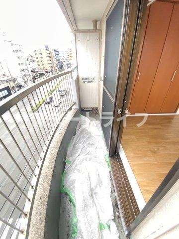 大阪市東淀川区菅原３丁目の賃貸マンションのバルコニー
