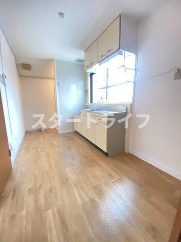 大阪市東淀川区菅原３丁目の賃貸マンションの居間・リビング