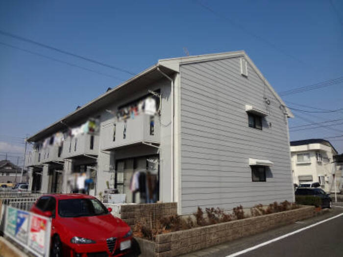ファミールさかいの外観