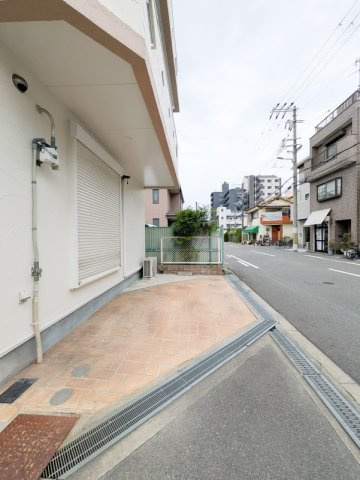 菅原３丁目戸建の駐車場